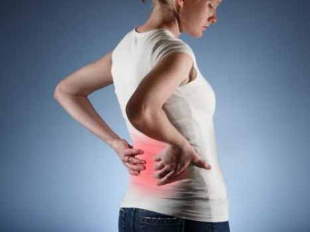 کمر درد اور جھکاؤ نظرانداز کیا تو بڑا مسئلہ بن سکتا ہے