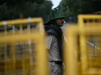 نئی دہلی میں اپوزیشن کا بڑا احتجاج، پولیس تعینات، ٹرانسپورٹ پر پابندی 