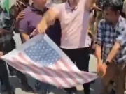 ٹرمپ کے مسئلہ کشمیر حل کرانے کے بیان پر بھارتی سیخ پا، امریکی پرچم نذر آتش