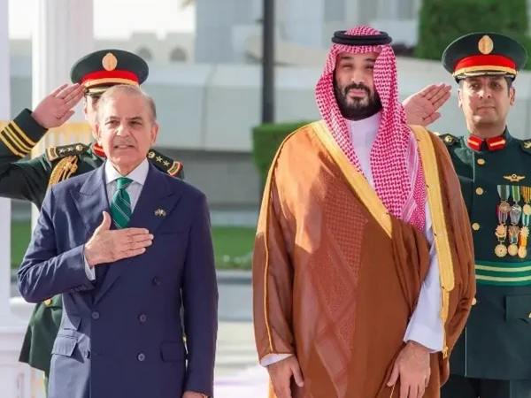 وزیراعظم کا سعودی ولی عہد محمد بن سلمان کو فون، خلیجی ممالک میں کشیدہ صورتحال پر اظہار یکجہتی