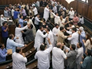 کراچی؛ سٹی کونسل اجلاس بدترین ہنگامہ آرائی کی نذر، اراکین کا ایک دوسرے پر تشدد