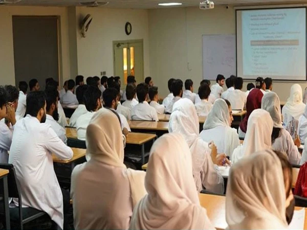 خیبرپختونخوا میں سرکاری و نجی کالجوں، جامعات میں تعطیلات کا 