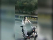 کراچی میں راہ چلتی خاتون کے ساتھ نازیبا حرکت کا ایک اور واقعہ سامنے آگیا
