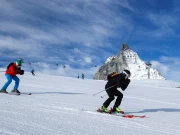 سوئٹزرلینڈ کے پہاڑی علاقے میں 5 اسکیئرز ہلاک