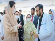 مریم نواز کا ڈی ایچ کیو اسپتال پاکپتن کا دورہ، سی او ہیلتھ، ایم ایس کو گرفتار اورڈی سی کوچارج چھوڑنے کاحکم