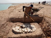 عراق میں خشک سالی سے  دو ہزار 300 سال سے زائد پرانی قبریں دریافت