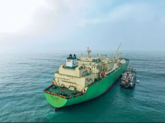 گوادر پورٹ میں نئی تاریخ رقم، پہلی بار بین الاقوامی جہازوں کو ایندھن کی فراہمی