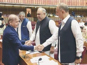 پی ٹی آئی اراکین پارلیمنٹ عمران خان کی منظوری کے بغیر حکومت سے مذاکرات کیلئے متحرک