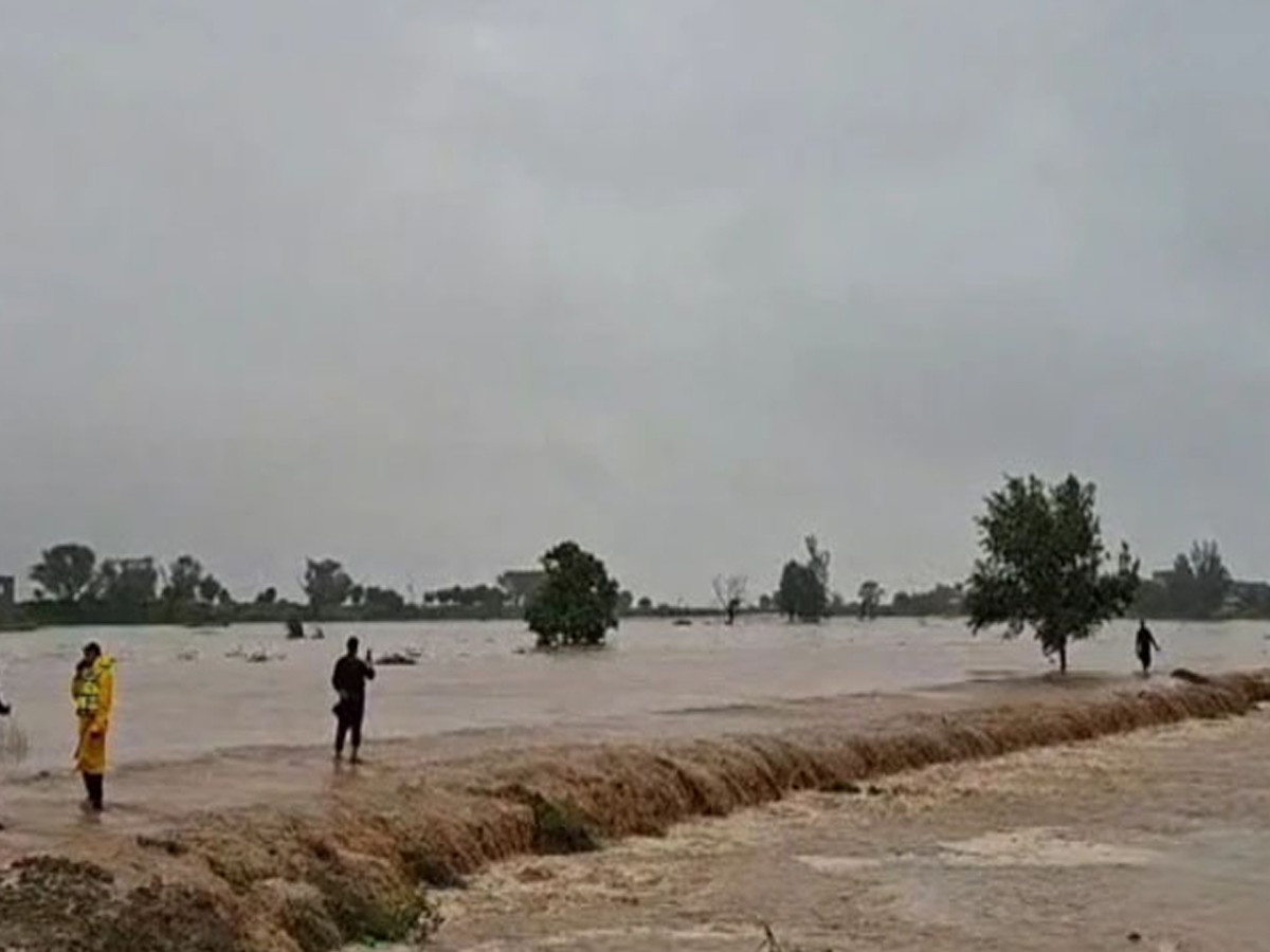 پنجاب میں سیلاب سے 100 سے زائد اموات، 45 لاکھ افراد اور 4 ہزار سے زائد دیہات متاثر