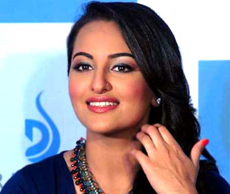 https://img.express.pk/media/images/07-sonakshi/07-sonakshi.webp