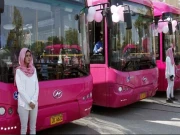 خواتین کو بااختیار بنانے کا پیکیج، مالی آزادی کی راہ میں حائل رکاوٹیں توڑ رہا ہے، اقتصادی سروے