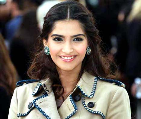 https://img.express.pk/media/images/09-sonam-kapoor/09-sonam-kapoor.webp