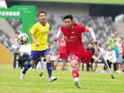 ایک ٹانگ سے کھیلنے والے چینی فٹبالر نے دھوم مچا دی