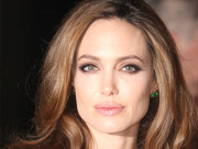 انجلینا جولی رابرٹ اسٹروم برگ کی فلم میں مرکزی کردار نبھائیں گی   