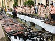 کراچی  رینجرز کا سرچ آپریشن13 افراد گرفتار بم بنانے والی فیکٹری پکڑی گئی