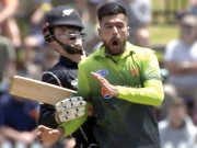 محمد عامر اور ہینری نکولس خوفناک ٹکراؤ کے باوجود زخمی ہونے سے بچ گئے