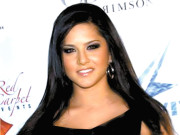 آئٹم سانگ کرکے بہت خوش ہوں سنی لیون    