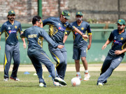 قومی کرکٹ ٹیم دفاعی خول میں واپس آگئی