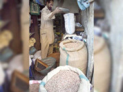 چھالیہ مہنگی ہونے سے پان فروشوں کا کاروبار بحران سے دوچار