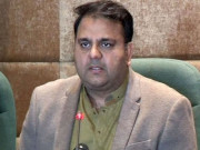 نواز شریف جو زبان خود استعمال نہیں کرسکتے وہ بیٹی سے کراتے ہیں فواد چوہدری