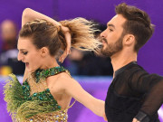 آئس ڈانس کے دوران فرنچ فیگر اسکیٹر کا لباس کھل گیا