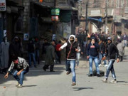 مقبوضہ کشمیر گورو کی پھانسی کے بعد چھاپے جاری 500 نوجوان گرفتار   