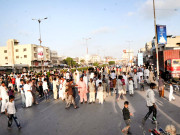 لیاقت آباد لینڈ مافیا کیخلاف مکینوں کا احتجاج بد ترین ٹریفک جام 