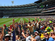 چوکوں چھکوں کی برسات نے شارجہ کا رخ کر لیا