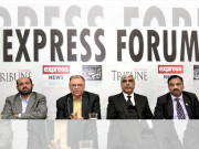 جمہوریت کو کوئی خطرہ نہیں سیاستدانوں کو ذمہ داری کا مظاہرہ کرنا ہوگا