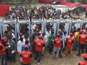 سخت  سیکیورٹی شائقین کے ماتھے پر شکنیں نمودار نہیں ہوئیں