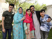 ملالہ پاکستان کا خوبصورت چہرہ کاش پاکستانی سمجھیں والد