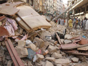 بھارت میں 4 منزلہ ہوٹل ٹرک ٹکرانے سے منہدم 10 افراد ہلاک