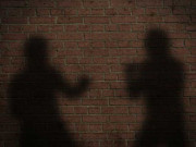 روشنی کے نام پر آپس میں دست و گریباں سائے