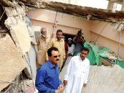 عمارت کی چھت کا ایک حصہ گر گیا میاں بیوی اور بیٹا ہلاک 