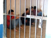 با اثر شخصیت کے محافظوں کاپولیس افسراوراہلکاروں پر تشدد   