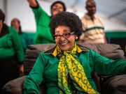 ونی منڈیلا  نسل پرستی کے خلاف جدوجہد کا استعارہ