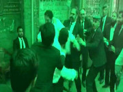 ایوان عدل لاہور میں وکلا کی ایک دوسرے  پر لاتوں  گھونسوں  اورمکوں کی بارش