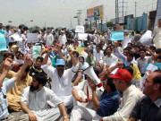 پشاور میں نجی اسکولوں کا احتجاج ہائی کورٹ کا ہڑتالی اسکولوں کو تحویل میں لینے کا حکم