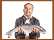 ون پاؤنڈ فش گانے والے شاہد نذیرن لیگ کی انتخابی مہم کیلئے گانا تیارکررہے ہیں