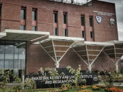 پاکستان کڈنی لیور انسٹیٹیوٹ میں ڈاکٹروں کی بھاری تنخواہوں کا ازخود نوٹس