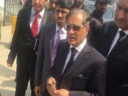 چیف جسٹس نے سڑک پر سائلین کی بات نہ سننے کی درخواست مسترد کردی