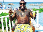 کرس گیل مچھلیاں پکڑنے کے لیے کیرالا پہنچ گئے