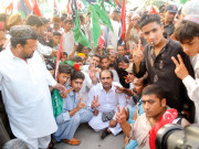اختر جدون کو ٹکٹ نہ دینے پر کارکنان کا بلاول ہائوس پر مظاہرہ