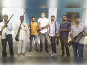 مناف پٹیل بندوق سے مسلح ہوکر سوشل میڈیا پر نمودار ہوگئے