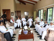 عمران خان نے مسلم لیگ ن کی 3 اہم وکٹیں اڑا دیں