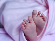 والدین کے سیلفی کے شوق نے 10 ماہ کی بچی کی جان لے لی