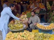 گراں فروشوں کی ’’لوٹ مار‘‘ پھلوں کی قیمتوں میں ہوشربا اضافہ