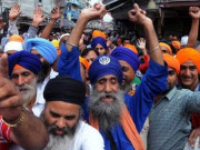 سکھ برادری کا مذہبی کتاب کی توہین پر بھارتی شہری کے خلاف احتجاج