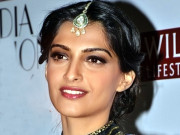 اپنے آپ کو ابھی تک نوآموز اداکارہ سمجھتی ہوں سونم کپور   