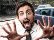 بھارت کے خوفزدہ عوام جو جائے حادثہ پر لوگوں کی مدد سے ڈرتے ہیں